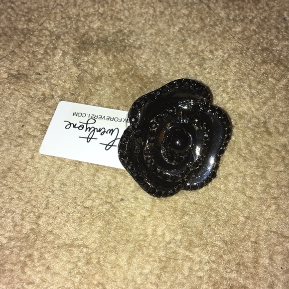 Forever 21 Ring - Picture 1 of 2